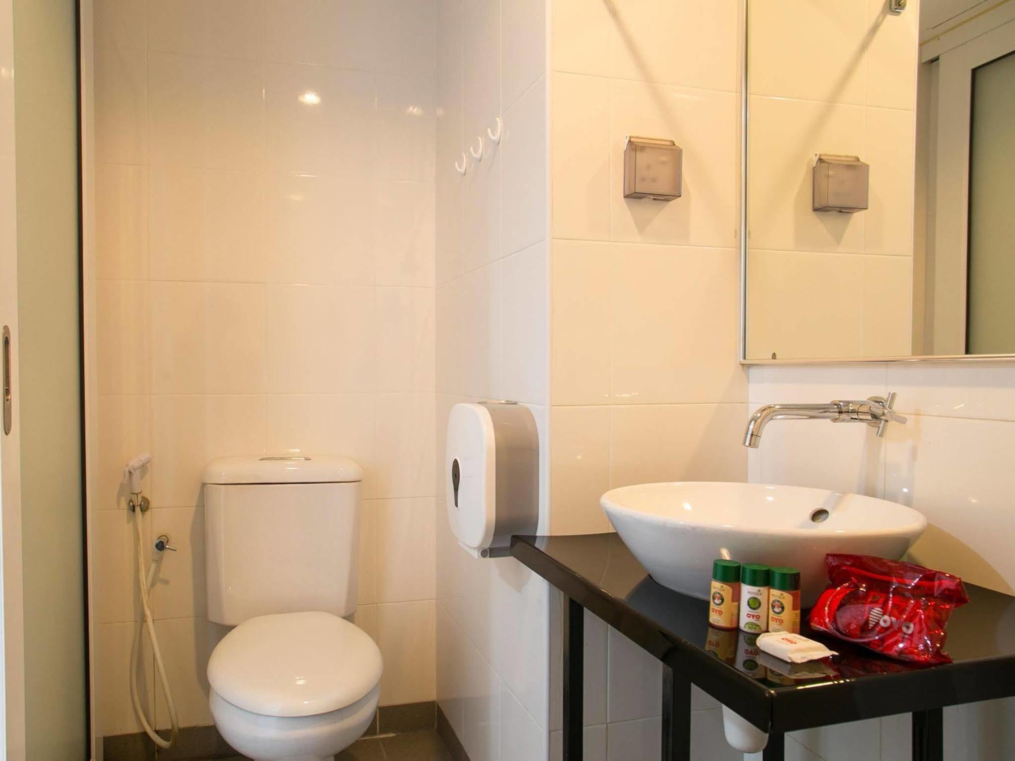 Oyo 180 V Hotel Kuala Lumpur Exteriör bild